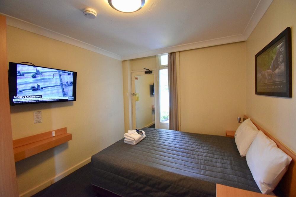 Townhouse Motel קווארה מראה חיצוני תמונה