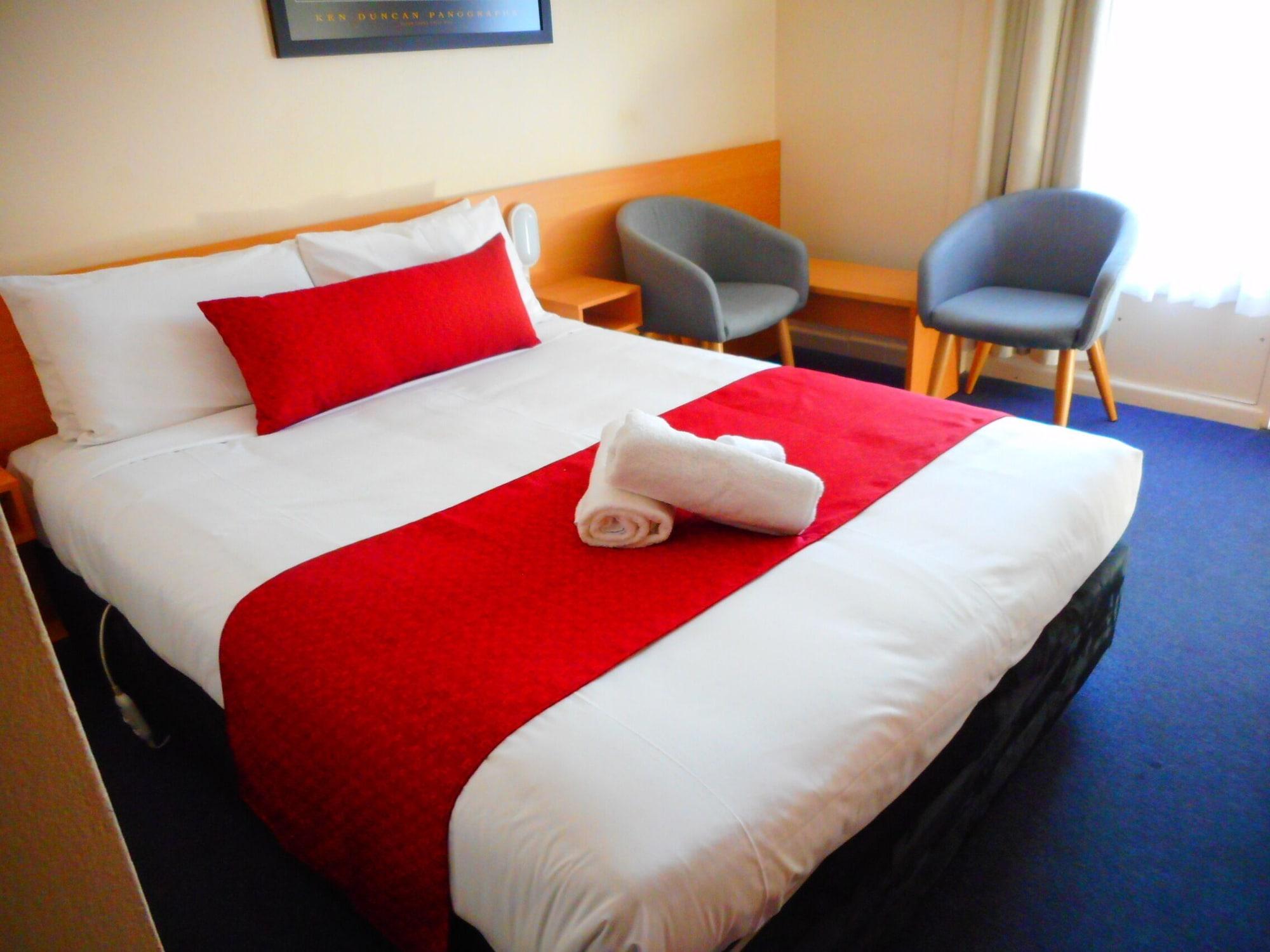 Townhouse Motel קווארה מראה חיצוני תמונה